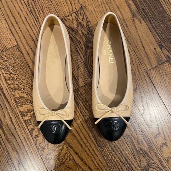 Chanel Lambskin Ballet Flats - Beige and Black 39 - Picture 5 of 7